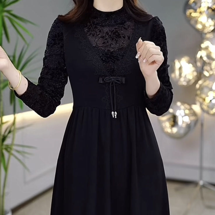 磨毛精紡鈎花刺繡連衣裙2023新款時尚優雅氣質修身遮肚小黑裙女裝