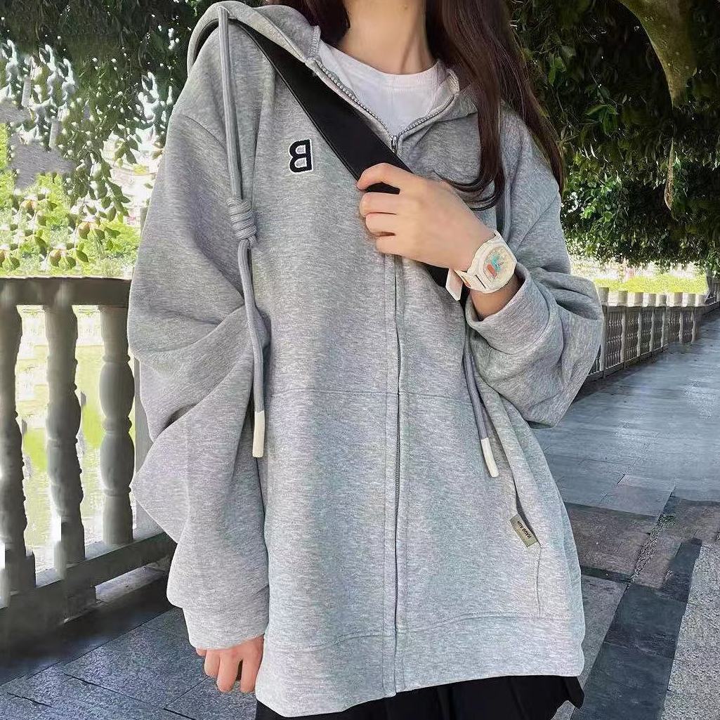 淺灰色刺繡連帽衛衣外套女秋季外穿寬鬆顯瘦顯瘦加絨加厚拉鏈開衫