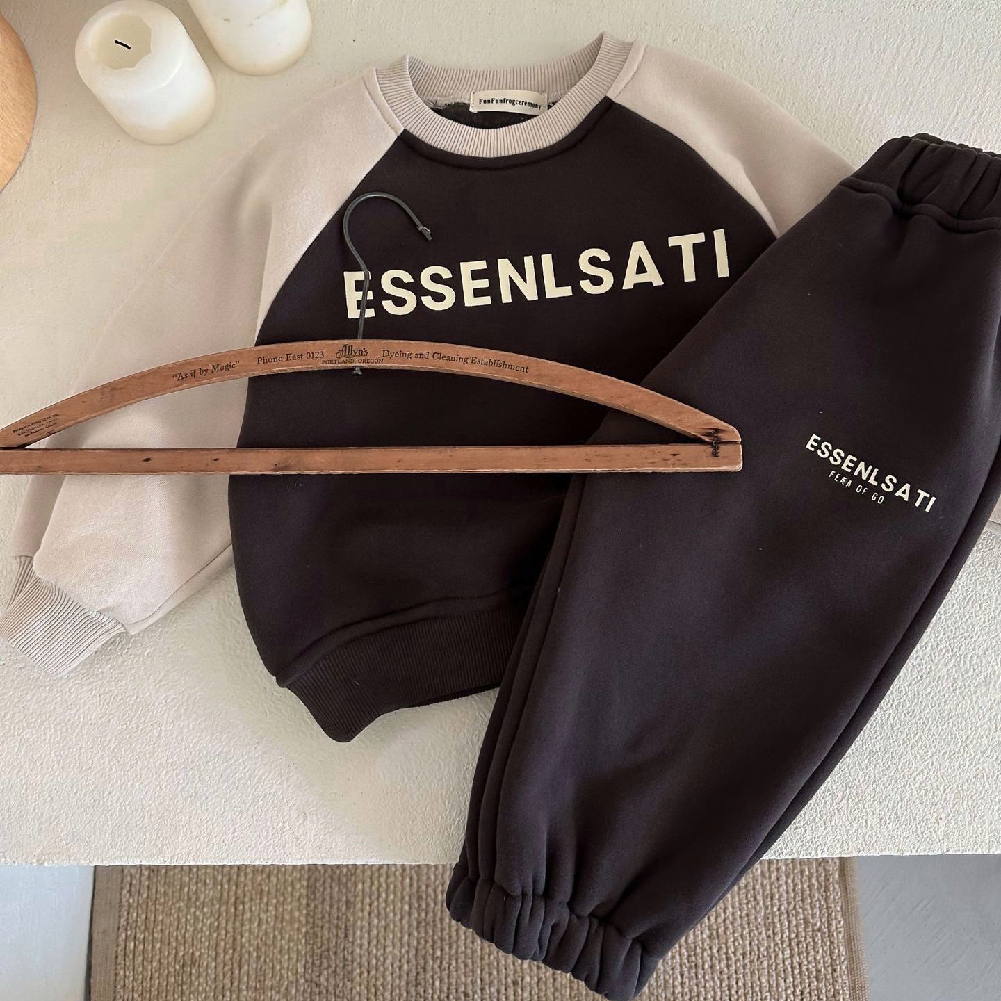 Children's sweatshirt set plus velvet and thickened boys' clothing autumn and winter color matching baby letter sweatpants two-piece set women's style