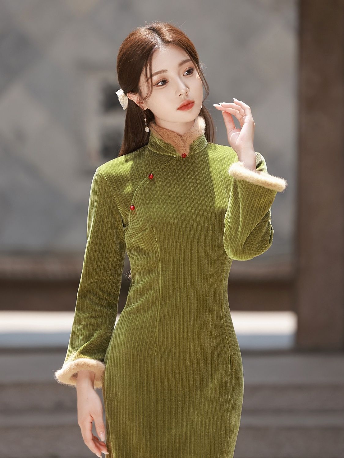 年輕款淑女范氣質長袖雪尼爾毛領旗袍2023年冬季新款日常女連衣裙