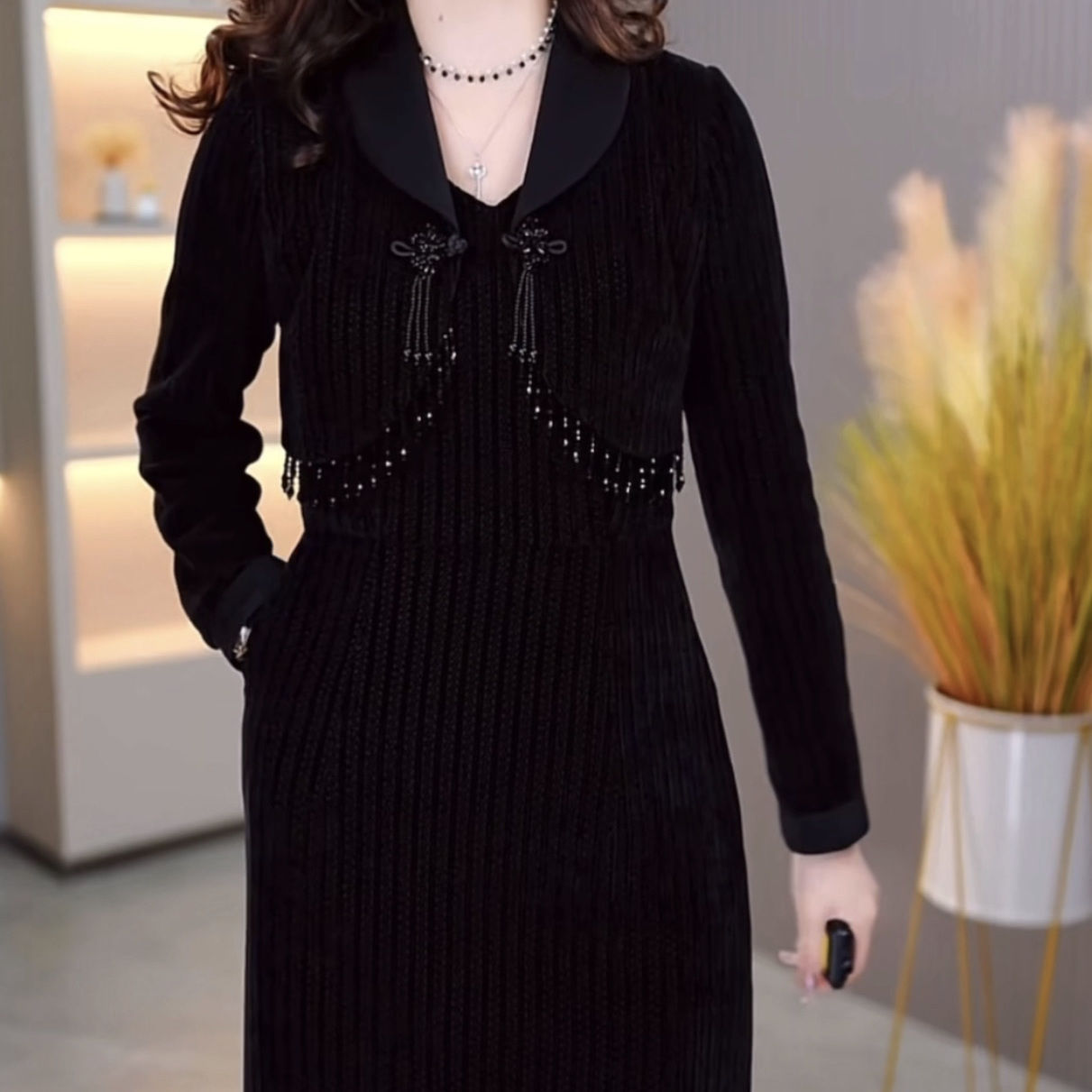 高檔麥穗絨連衣裙2023新款秋冬新款女裝氣質顯瘦媽媽假兩件套裙子