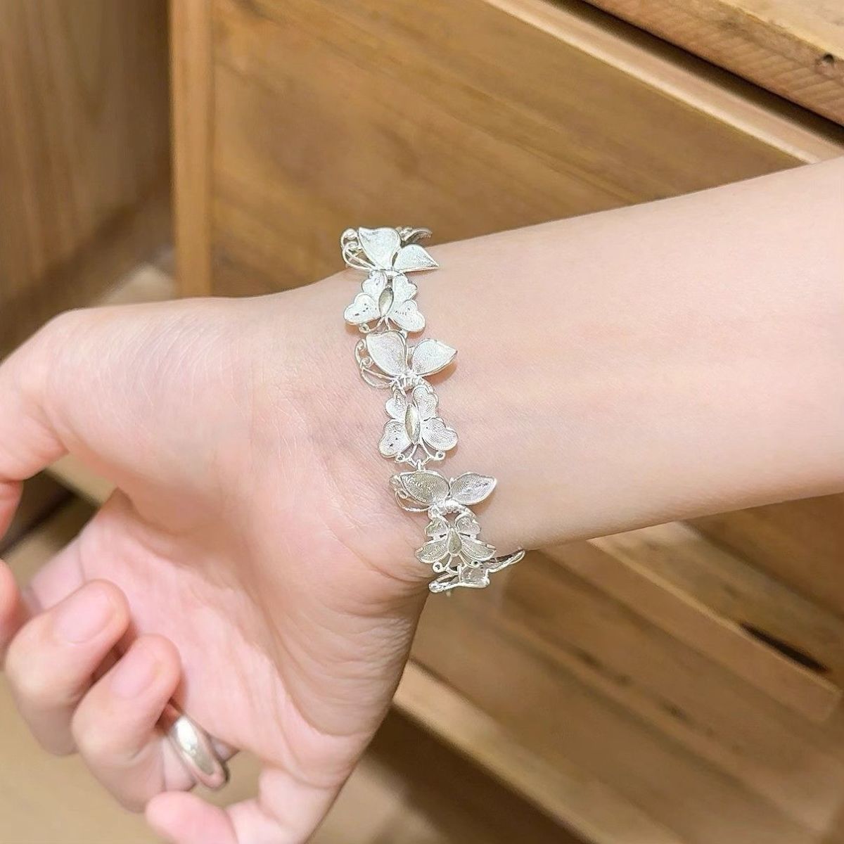 Vintage Butterfly Chain Bracelet Handcrafted For Her_voghion.com