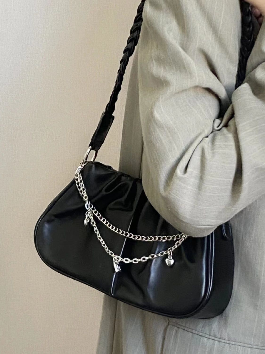 This year's popular bags for women 2023 new pleated crossbody bag cloud bag high-end large capacity single shoulder armpit bag