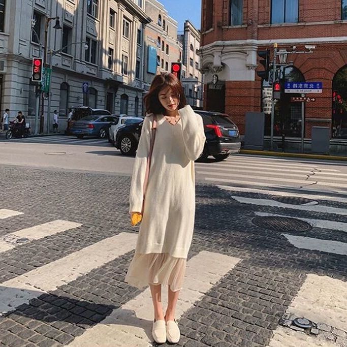 2023秋裝新款針織連衣裙高級感氣質過膝毛衣搭配大衣長裙子女秋冬