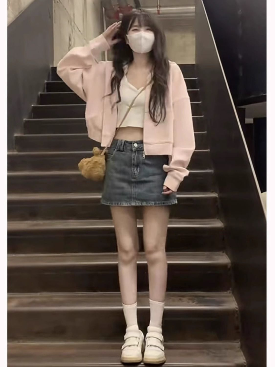 甜辣風粉色短款設計感連帽衛衣開衫女秋新款休閒百搭拉鏈上衣女
