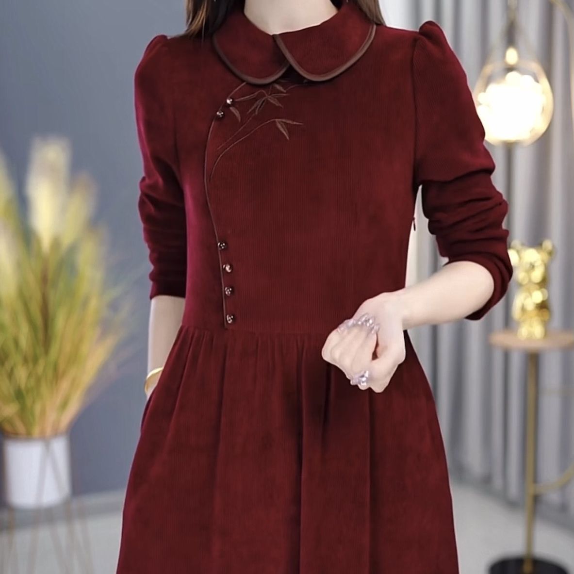 國風婚宴精紡雪尼爾連衣裙2023新款秋冬女裝加厚洋氣繡花禮服裙子