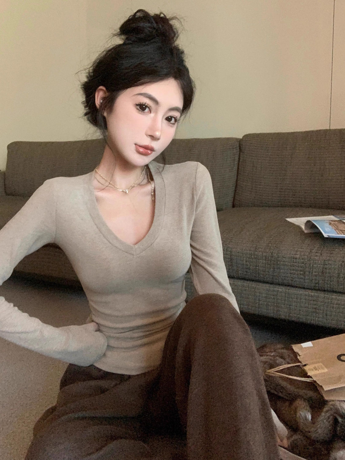 純色長袖簡約風ins女裝T恤辣妹2023緊身新款顯瘦上衣秋冬修身打底