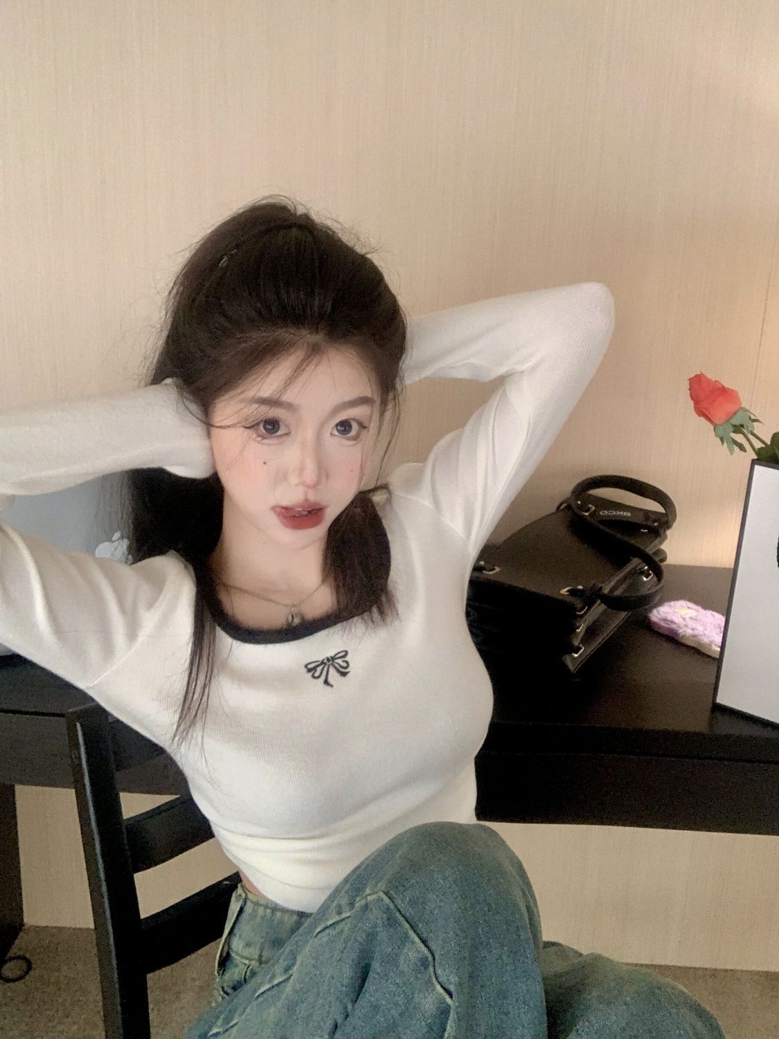 美拉德純欲風方領蝴蝶長袖針織衫女裝秋季修身顯瘦高腰短款上衣
