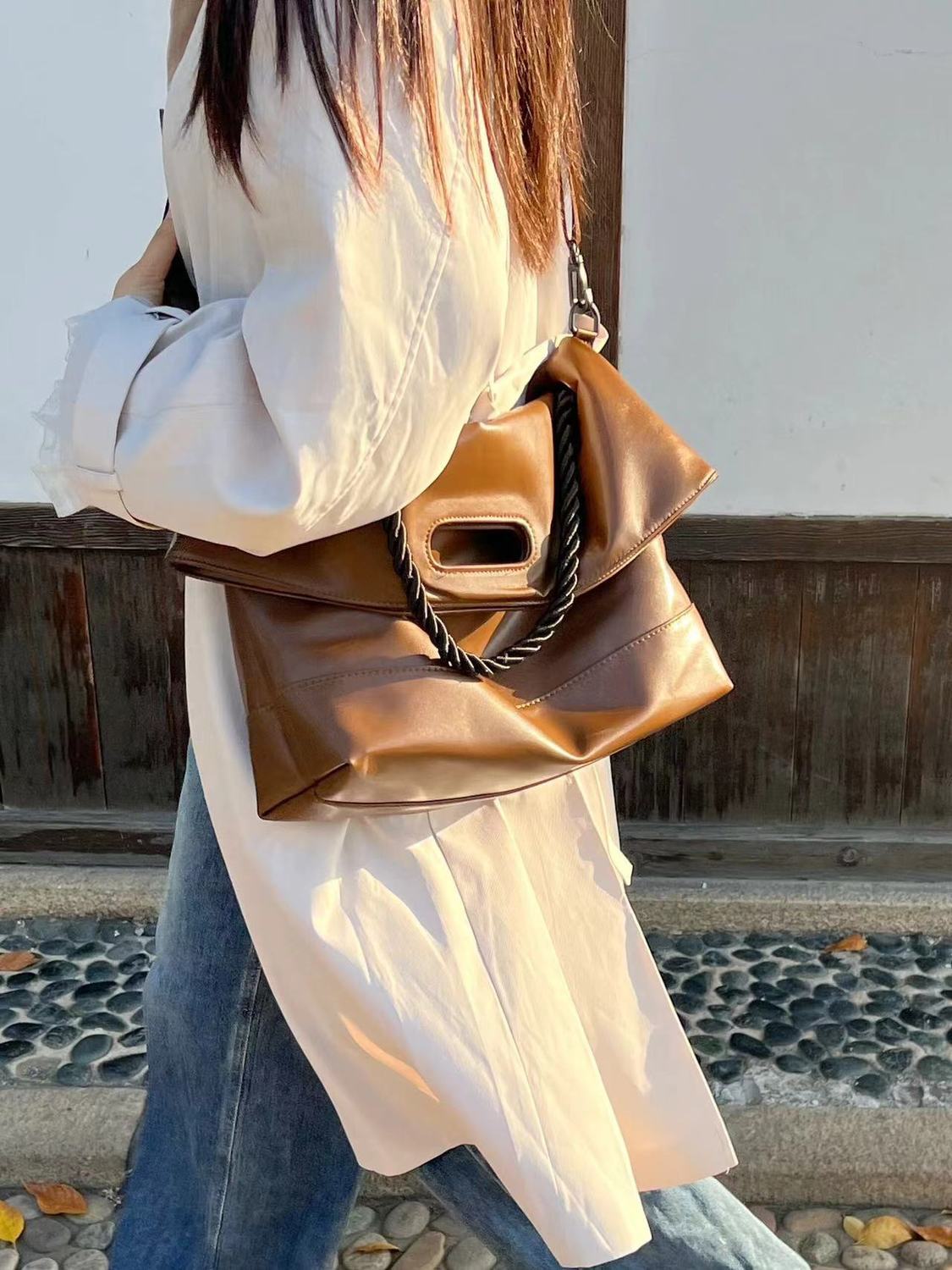 美拉德復古通勤包包女2023新款潮單肩腋下包大容量學生手提托特包