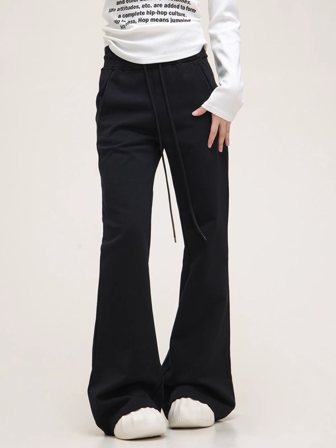 Low-waisted slightly flared wide-leg casual pants for women in autumn loose American sports pants black pants slimming floor-length pants