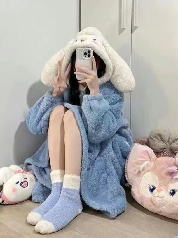 Pajamas for women in winter Internet celebrity cinnamon dog coral velvet thickened pajamas for students cute cartoon can be worn outside bathrobe home clothes