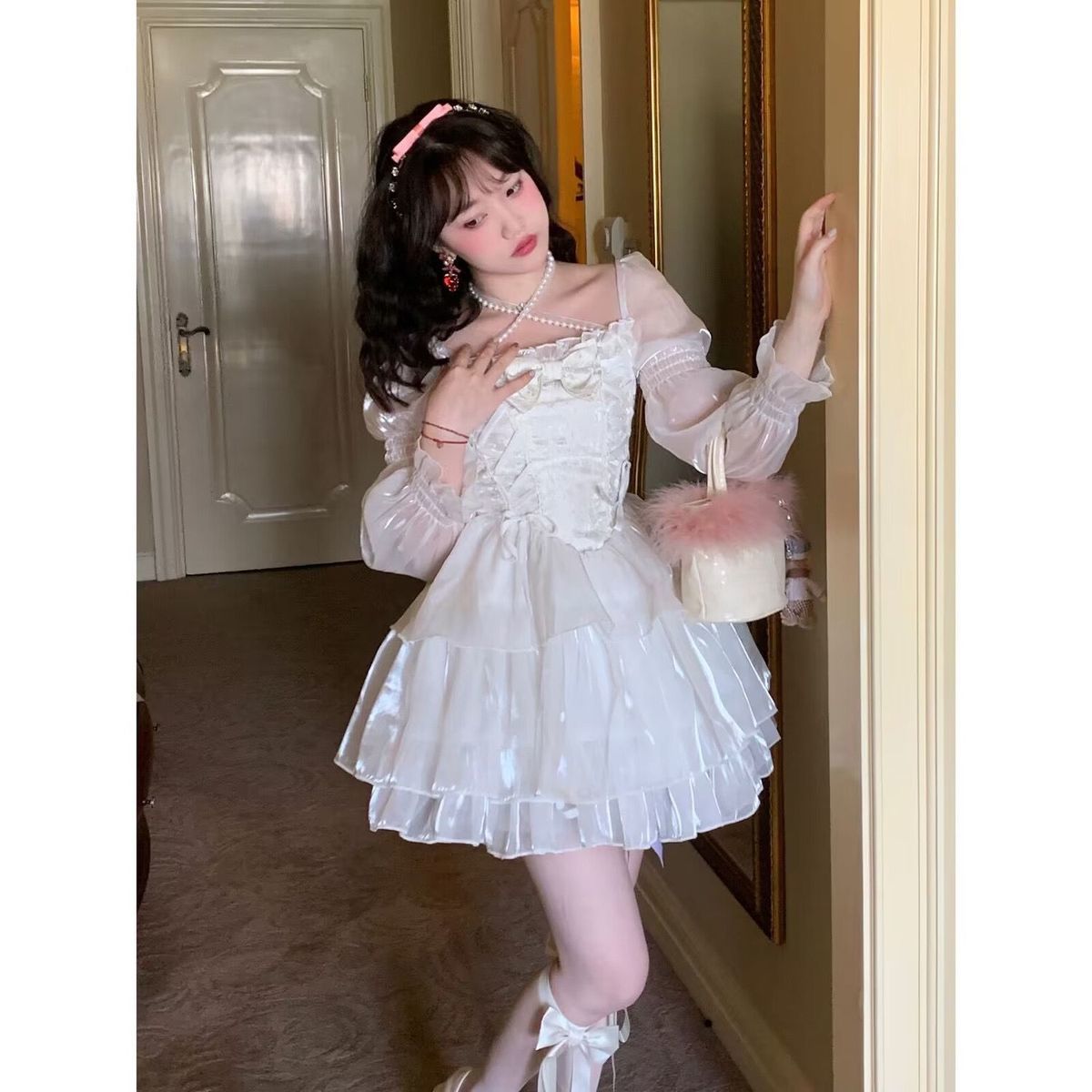 ロリータ コスプレ コスプレ セクシー ロリータ 優しさ スウィート 蝶ネクタイ スクエアネック白メッシュドレス プリンセスドレス 2024春夏新作