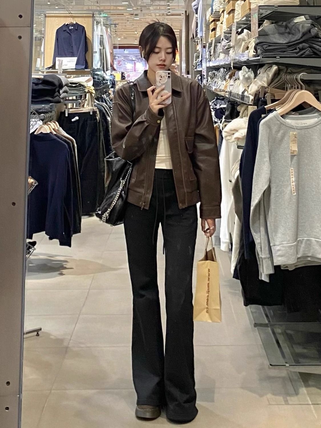美式復古休閒褲女秋季新款黑色瑜伽褲寬鬆運動長褲辣妹低腰喇叭褲