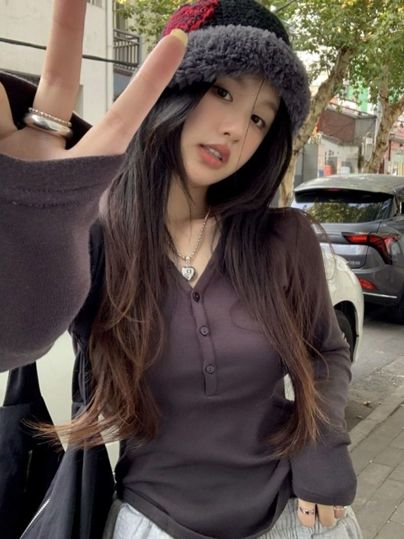 甜心欲妹紐扣V領設計感百搭顯瘦長袖T恤女修身短款辣妹打底衫上衣
