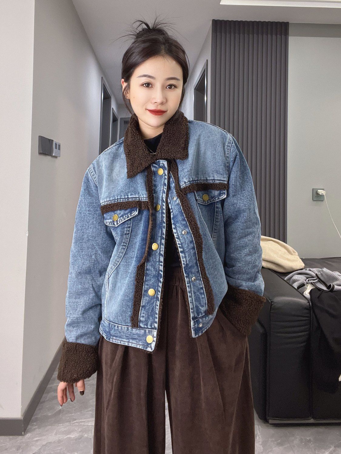 港風復古加絨翻領牛仔外套女秋冬高級感設計感炸街短款加厚外套