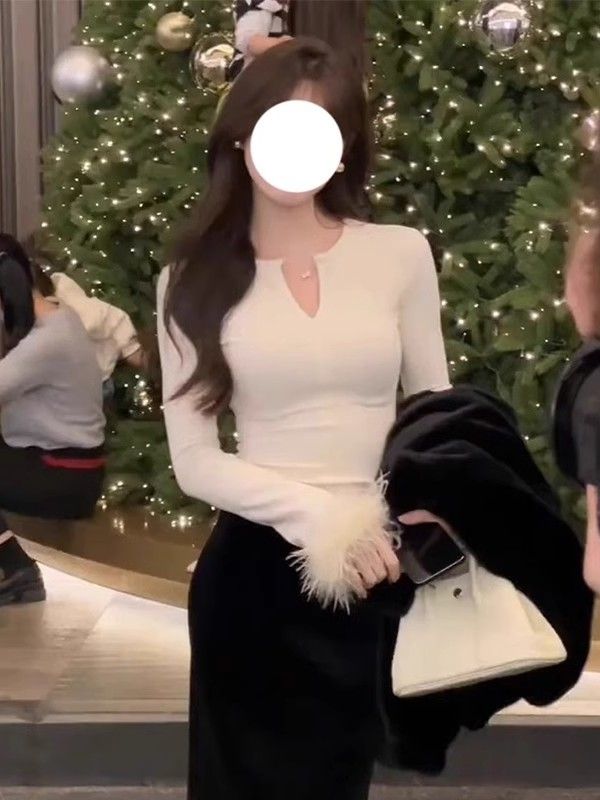 白色V領打底衫女秋冬季新款高級感修身顯瘦內搭洋氣獨特别致上衣