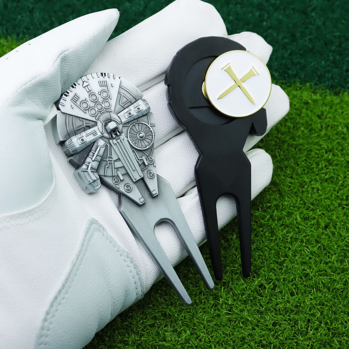 Forchetta in metallo/Attrezzo per la riparazione dell'erba Attrezzo per zolle da golf Forchetta da pesca a forma di astronave di Star Wars_voghion.com