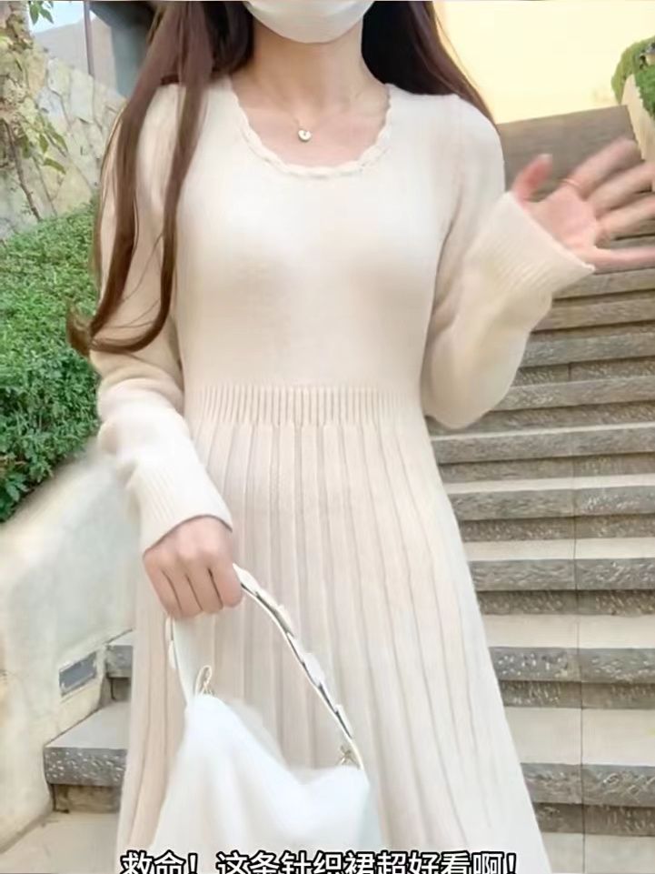 配大衣的針織連衣裙女秋冬氣質名媛高級感收腰內搭a字毛衣裙長裙