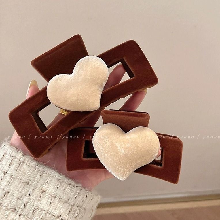 Black velvet love grab clip square high-end shark clip elegant autumn and winter hair clip for women  new style back of the head