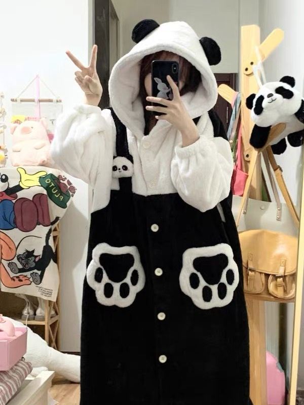 可爱熊猫珊瑚绒睡衣女冬季加绒加厚保暖中长款连帽法兰绒学生睡袍