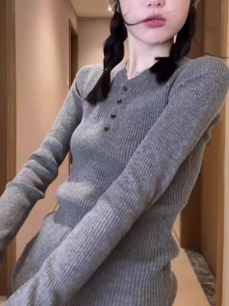灰色长袖针织衫女秋冬装新款修身显瘦时尚洋气百搭打底衫内搭上衣