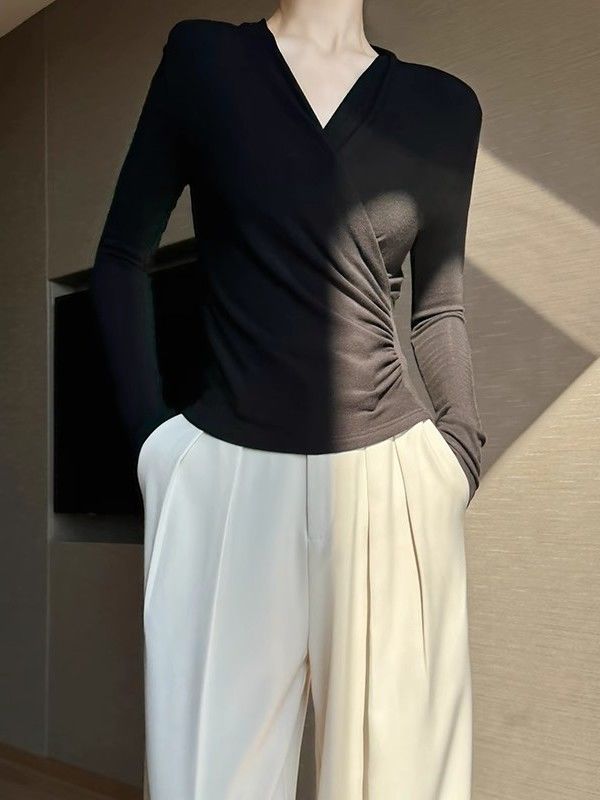 德绒加厚打底衫女春季韩版新款设计感小众褶皱V领修身显瘦长袖T恤