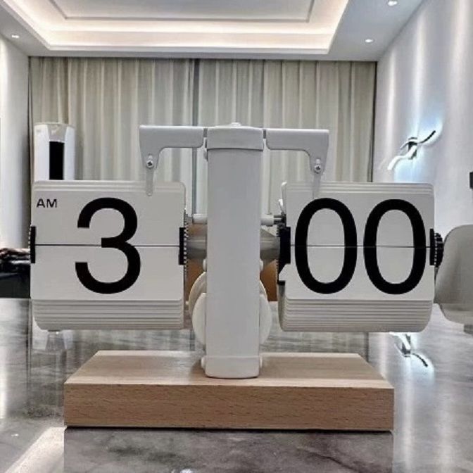 Orologio digitale da scrivania in legno massello con funzione di cambio pagina automatico, un elemento decorativo ideale per il soggiorno._voghion.com