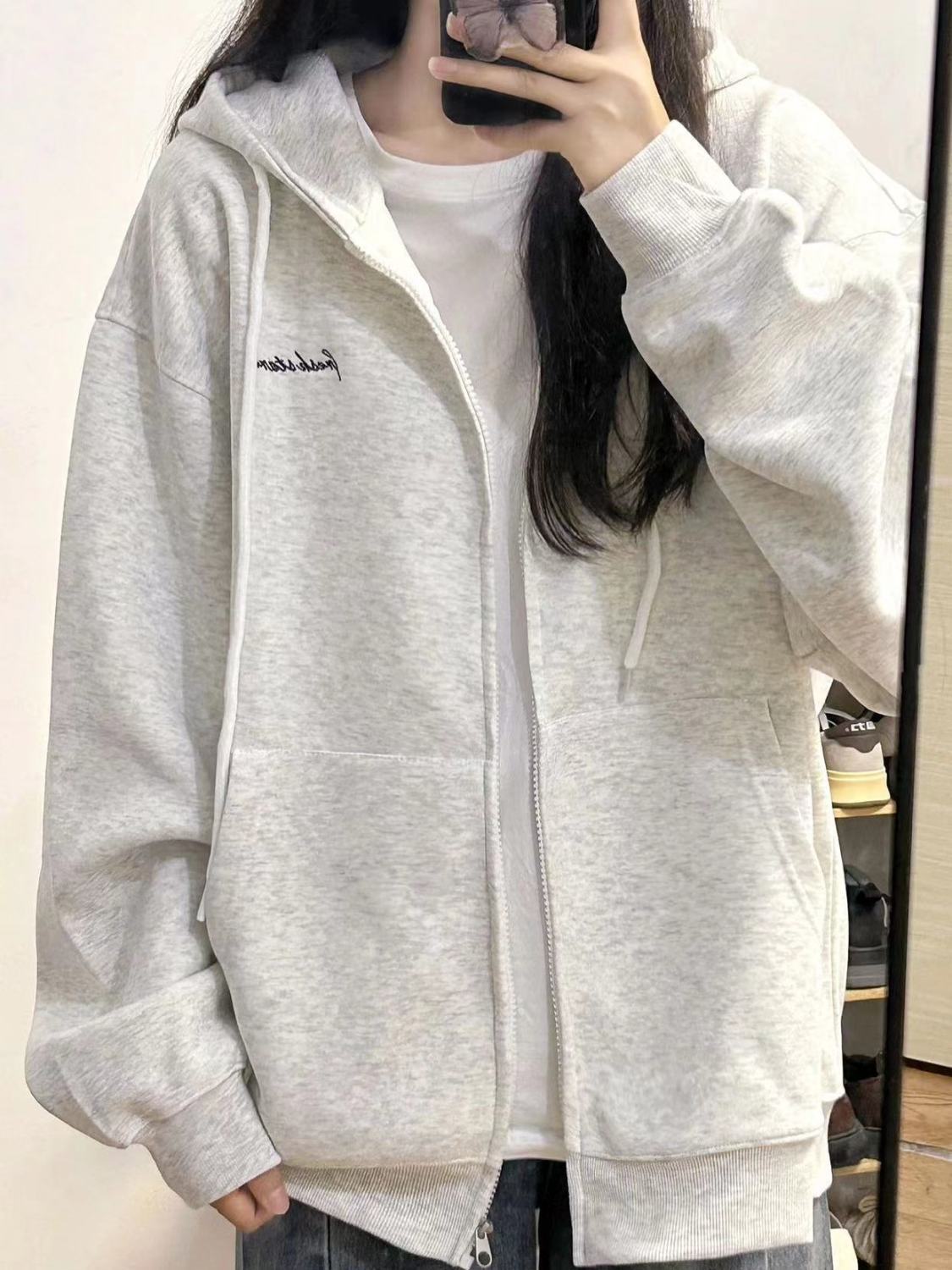 2023 Spring and Autumn white and gray hooded sweatshirt cardigan for small women Korean style draped lazy style zipper jacket