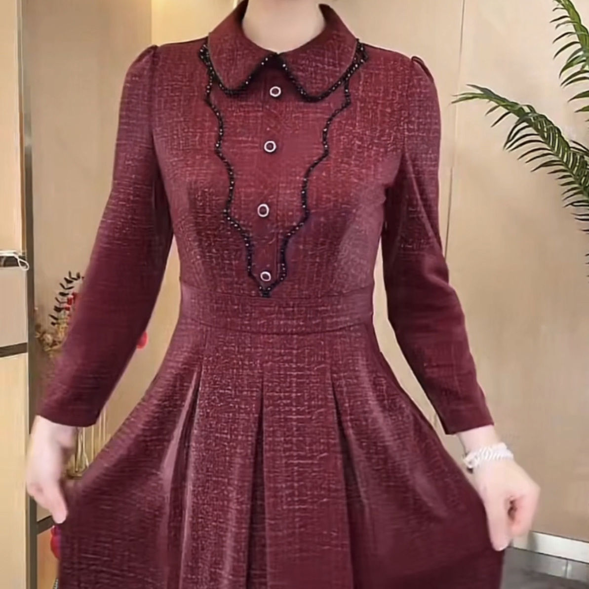 輕奢洋氣琉璃精紡連衣裙2023新款女裝秋季高檔娃娃領婚宴禮服裙子