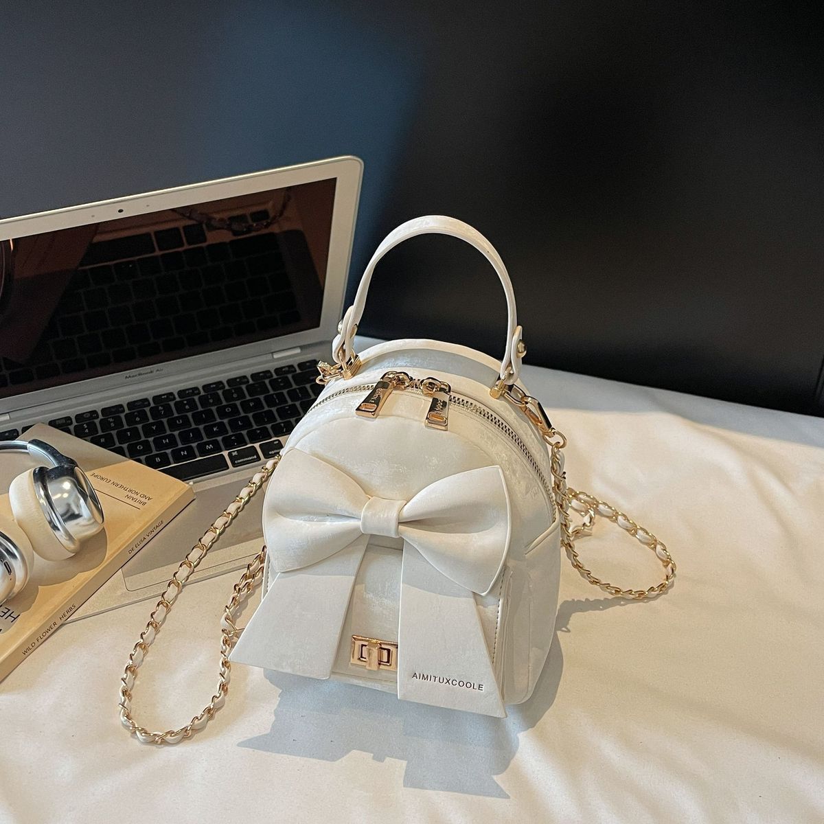 Amy Rabbit Women's Backpack Stylish Versatile Casual Handbag_voghion.com