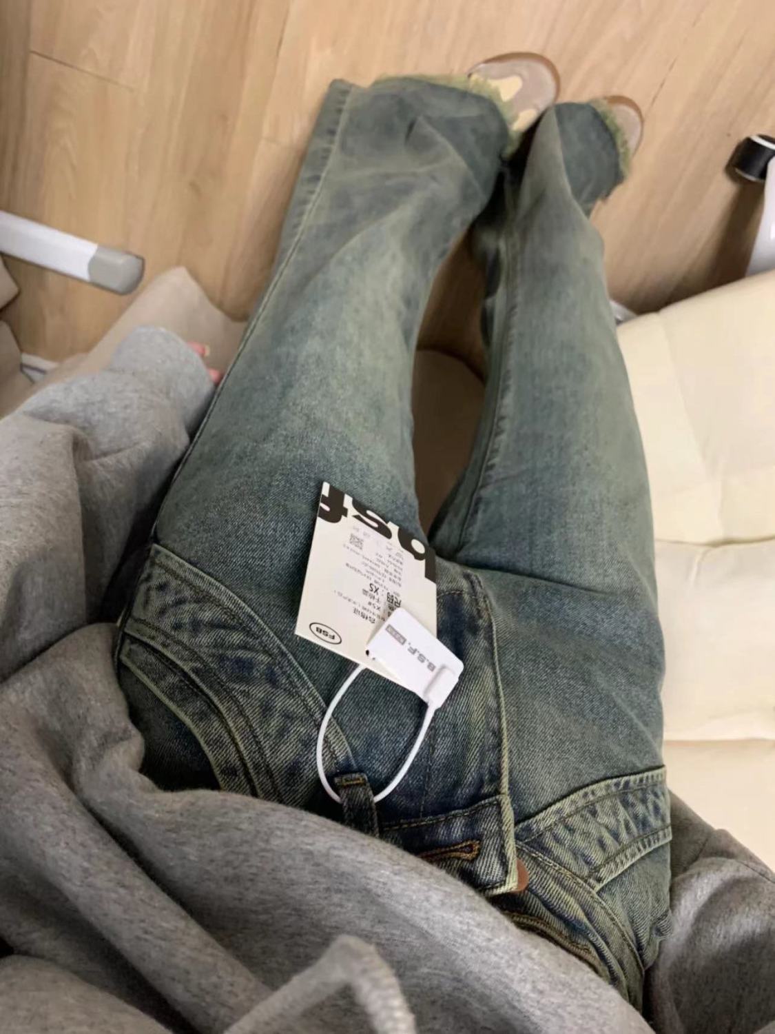 做舊毛邊微叭牛仔褲女秋冬設計感高腰彈力顯瘦修身微喇叭褲ins潮