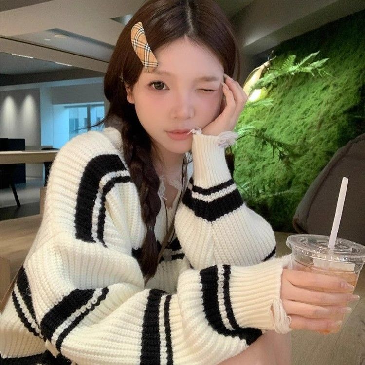 溫柔風撞色條紋V領長袖毛衣女2023秋冬時尚設計感破洞寬鬆上衣潮