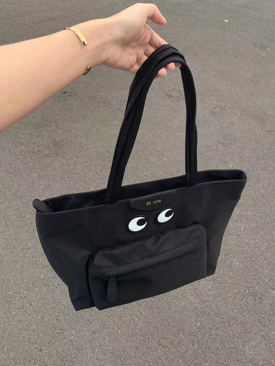 2023 New Niche Student Commuting Tote Casual Big Eye Bag Large Capacity Smiley Face Canvas Shoulder Handbag