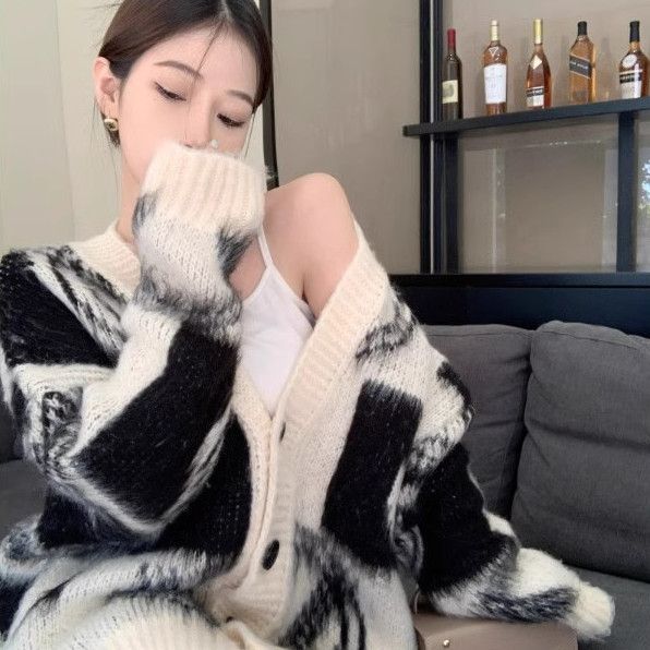 Lazy style retro sweater jacket for women 2023 autumn and winter new loose mid-length knitted cardigan top fashion