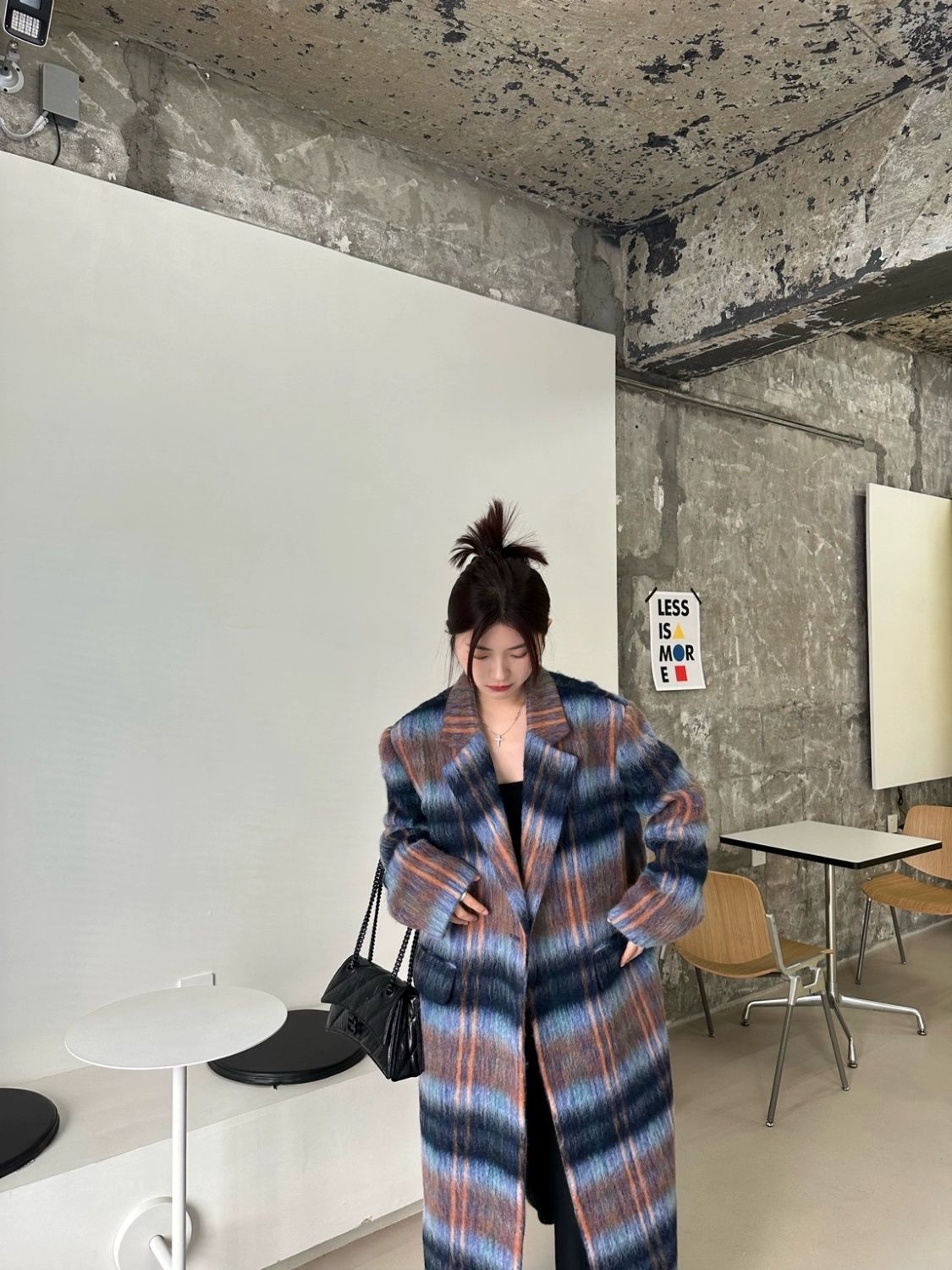 大碼秋冬小眾復古氣質藍棕長毛格紋大衣女中長款高級感毛呢外套