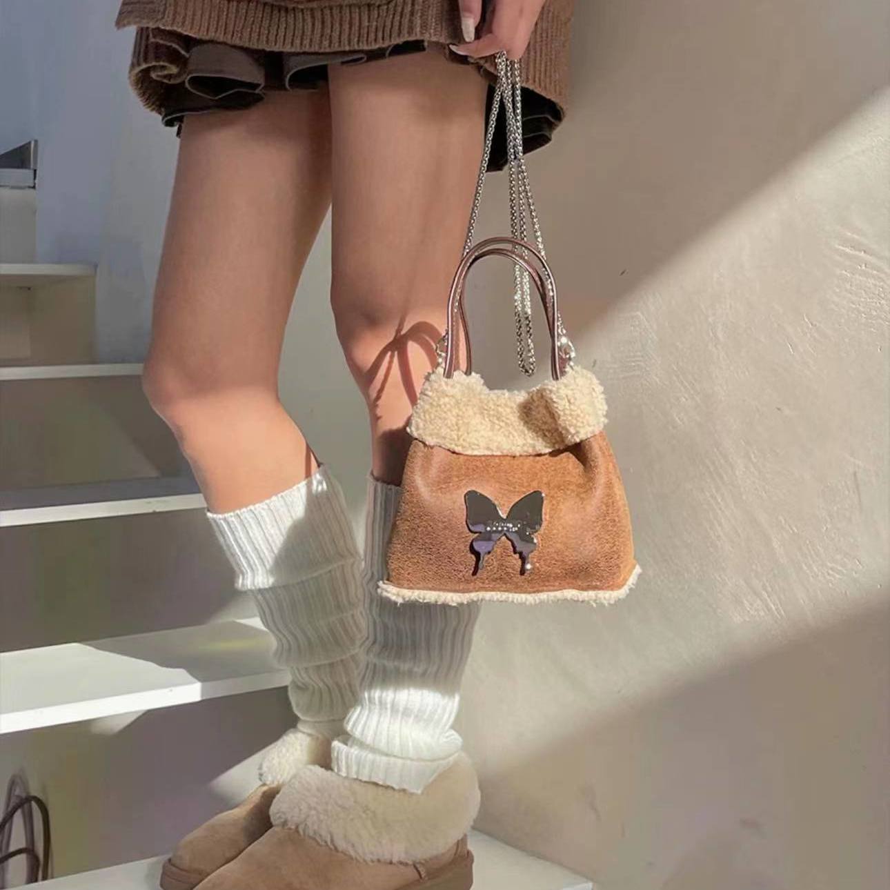 原創焦糖奶咖水桶包新款盒子包女聖誕包包羊羔毛斜挎包秋冬