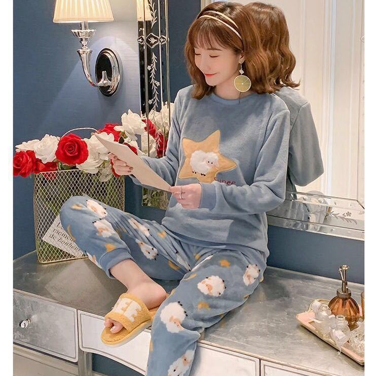 Autumn and winter flannel pajamas for women, fashionable and warm, Korean style ladies pullover, cartoon sweet coral velvet home clothes, winter