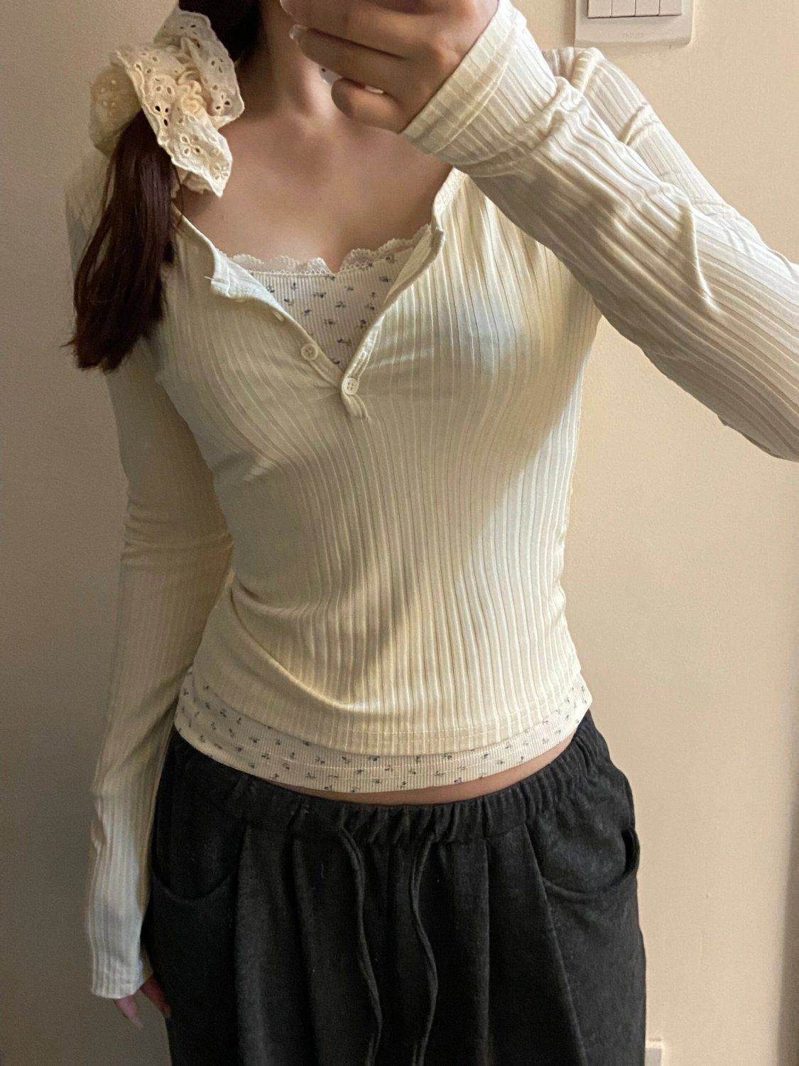 bm內搭蕾絲拼接假兩件打底衫女秋冬新款短款緊身掐腰顯瘦長袖T恤