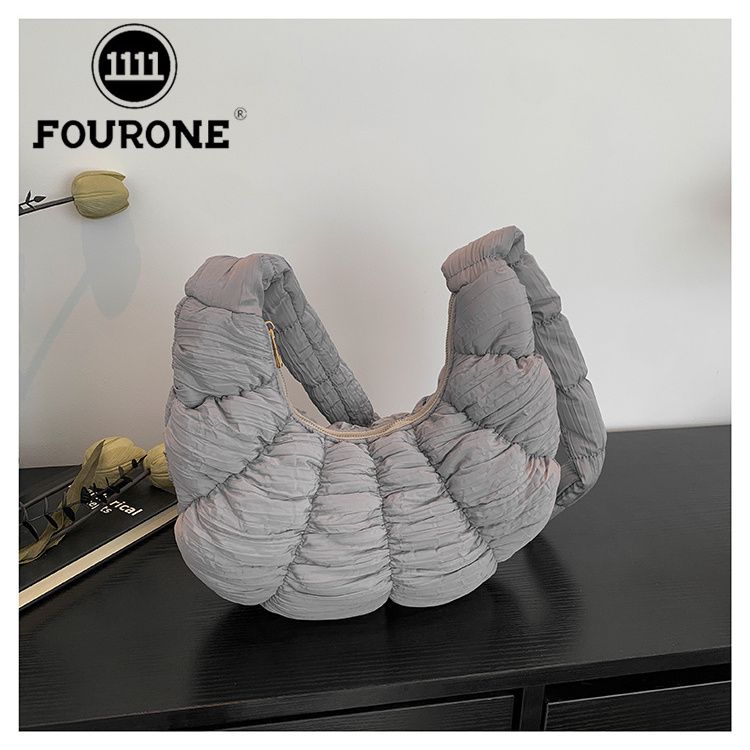 „FOUR ONE“ naujas, didelės talpos, sulankstomas, pusmėnulio formos krepšys per petį, nešiojamas per petį su debesėlių formos koldūnų formos apmušalais._voghion.com