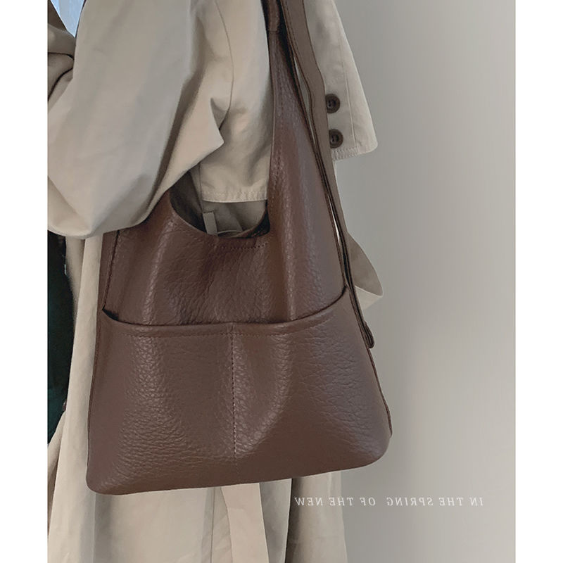 Retro tote bag for women  new trendy Korean casual large-capacity bucket bag high-end niche underarm bag