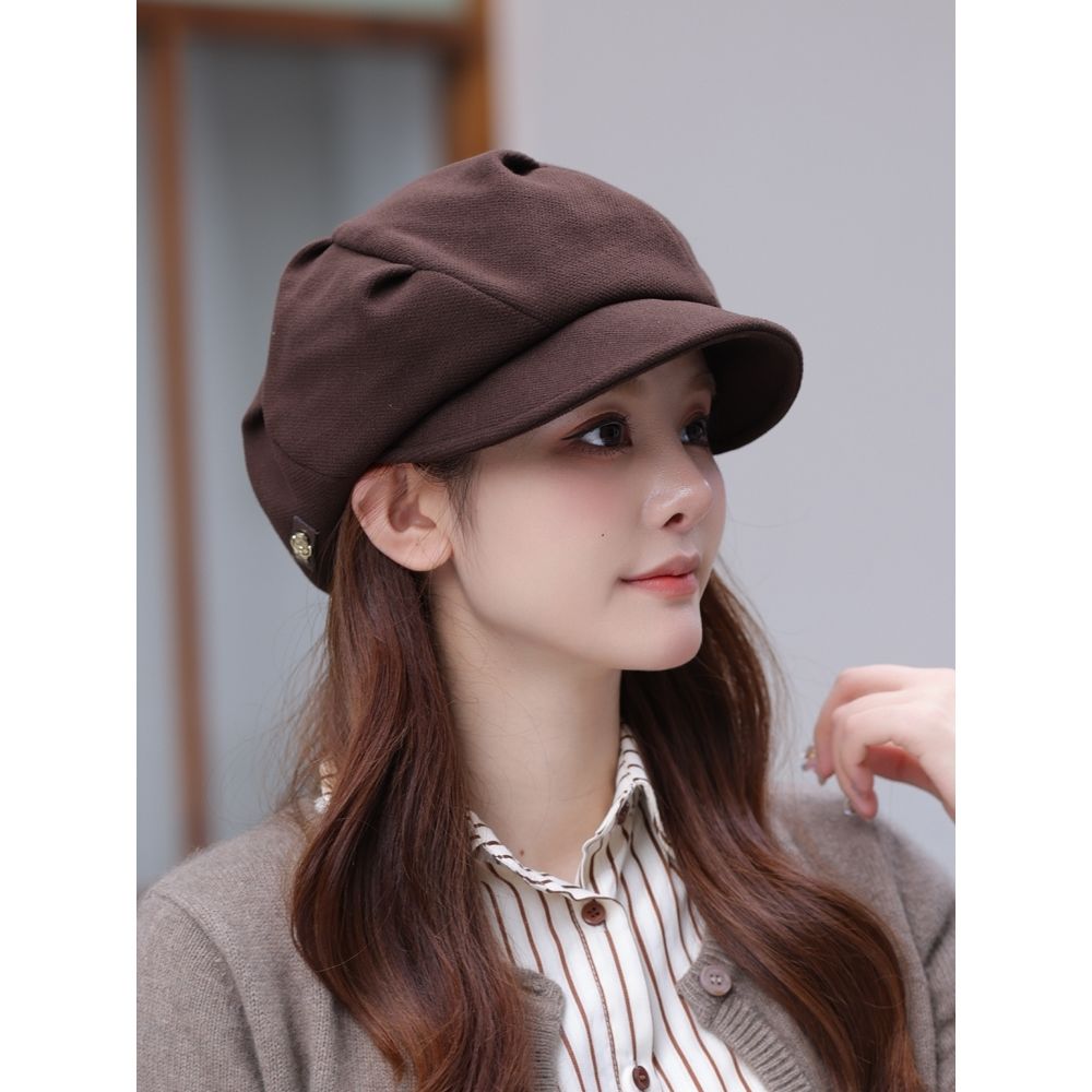 Cloud pleated octagonal hat for women in autumn and winter, brown beret, Japanese style literary internet celebrity painter hat, new duck tongue hat
