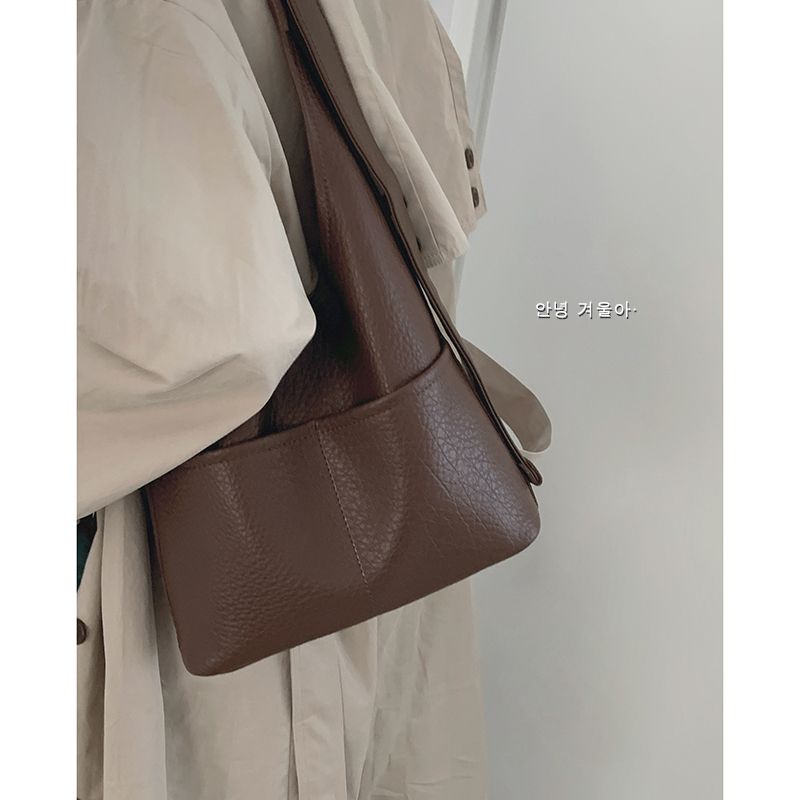 Retro tote bag for women  new trendy Korean casual large-capacity bucket bag high-end niche underarm bag