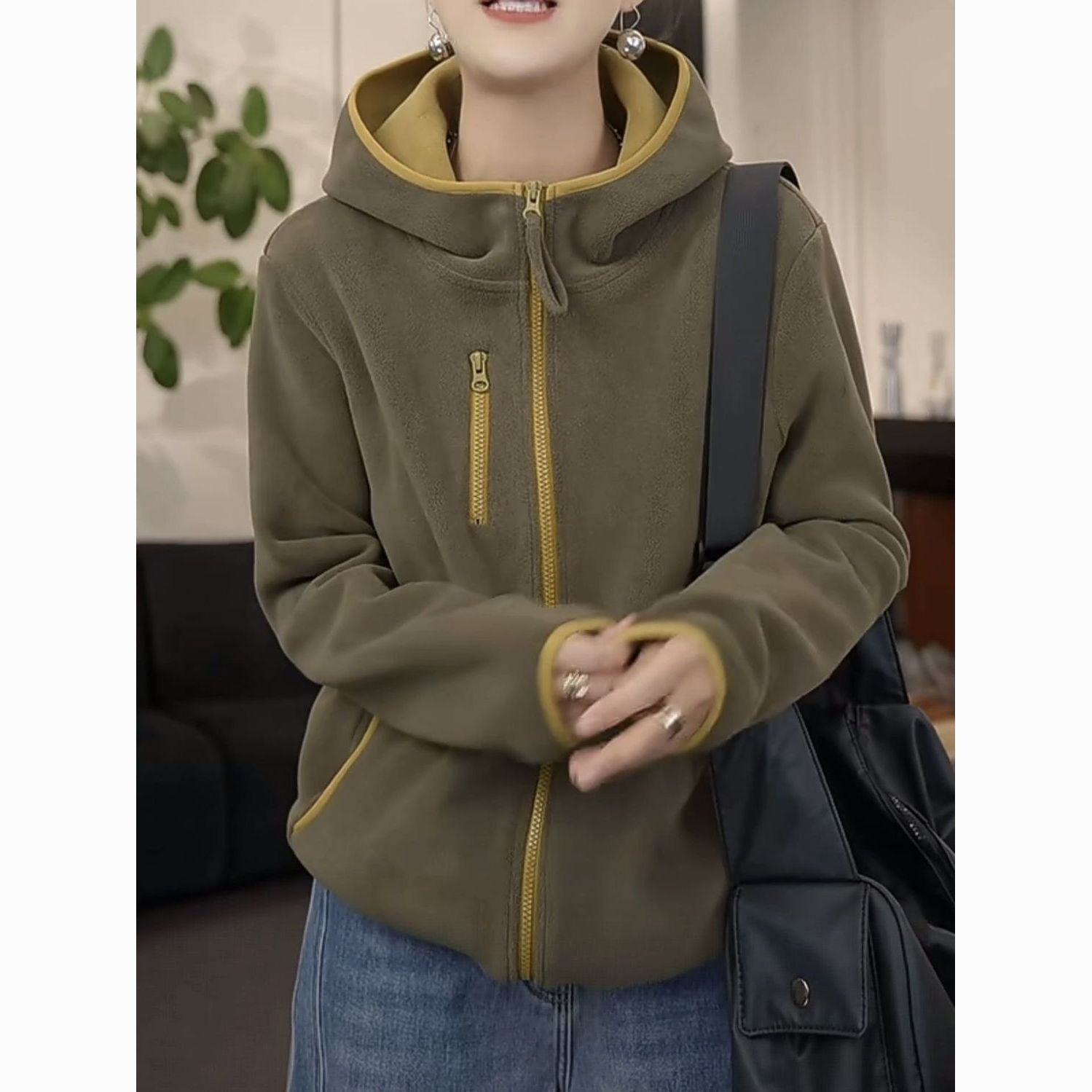 2025秋冬新款加绒加厚女士连帽防风保暖长袖休闲外套女时尚百搭