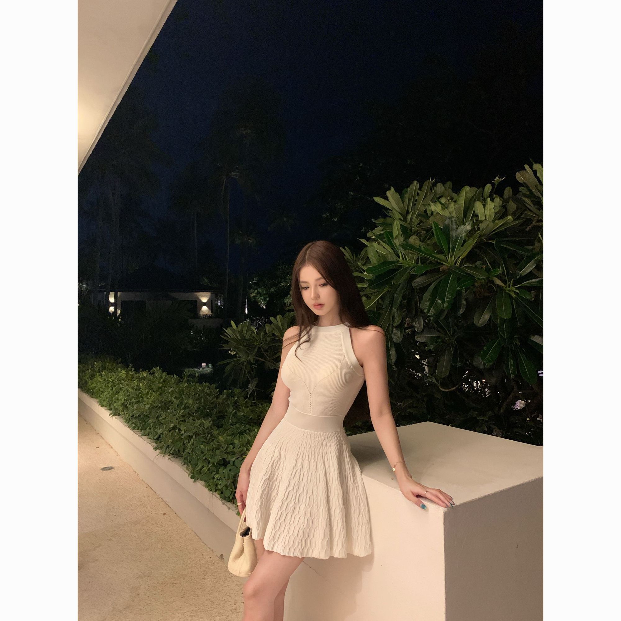 【OKMASHOP】 纯白之恋 挂脖针织连衣裙女春夏气质高级感修身收腰裙子