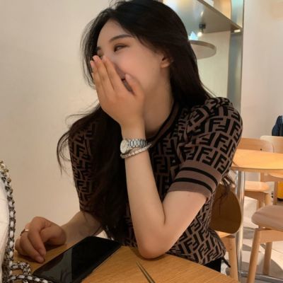 149478/冰丝针织短袖女2022新款潮夏季双F针织衫T恤女圆领短款修身打底衫