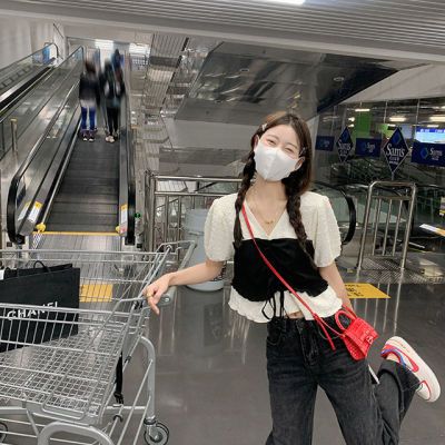 170211/曾小咸女装衬衫女夏季设计感小众法式v领撞色假两件短款衬衣上衣