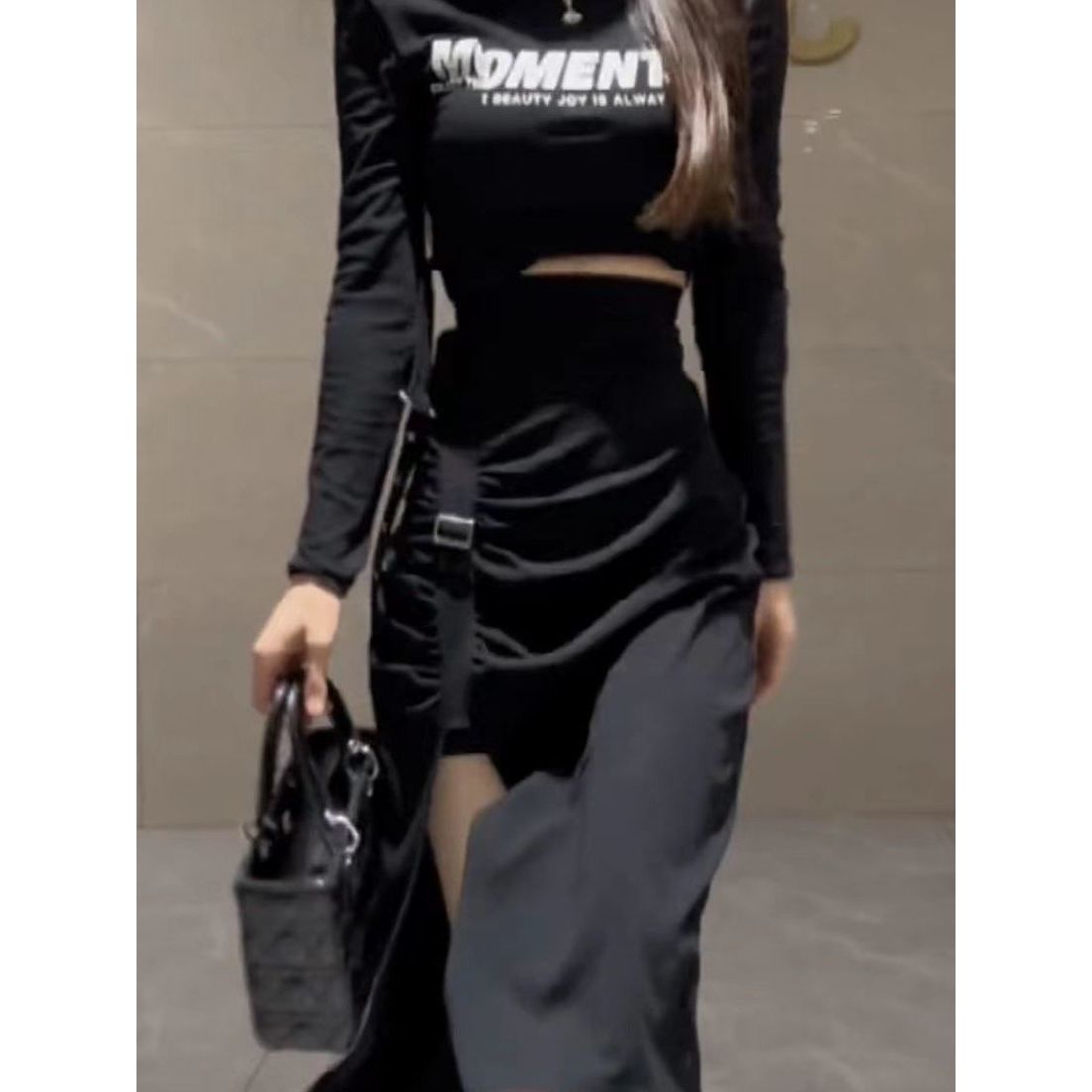 Sweet cool hot girl fried street slit skirt suit female early autumn 2022 new slim short top two-piece set【shipped within 5 days】