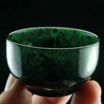 西藏天然药王石茶杯茶杯天然磁性茶杯玉石茶杯蛇纹玉石原石头石杯