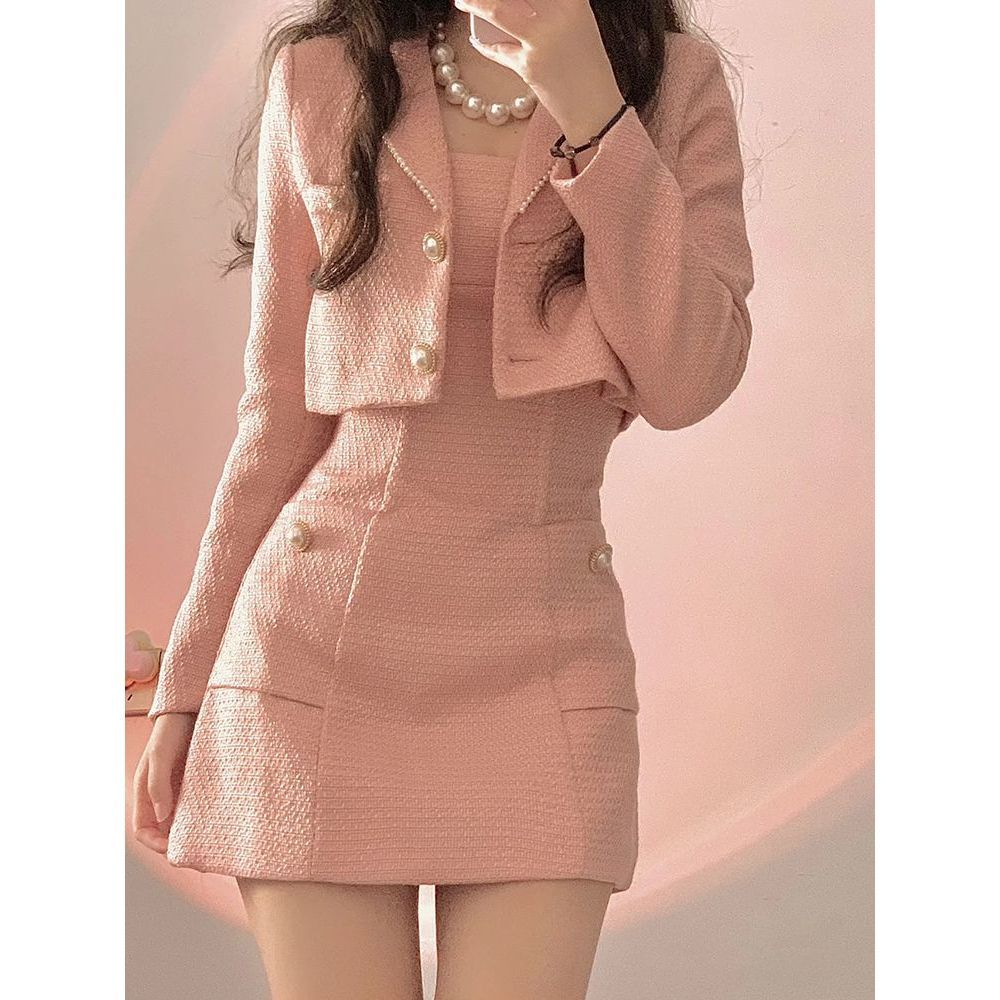 Autumn and winter small fragrance suit female 2022 new pink hot girl temperament salt system celebrity early autumn dress two-piece set