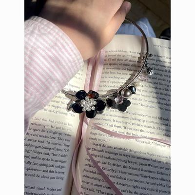《浪漫夜色》黑色花朵项链粉水晶钛钢时髦原创设计
